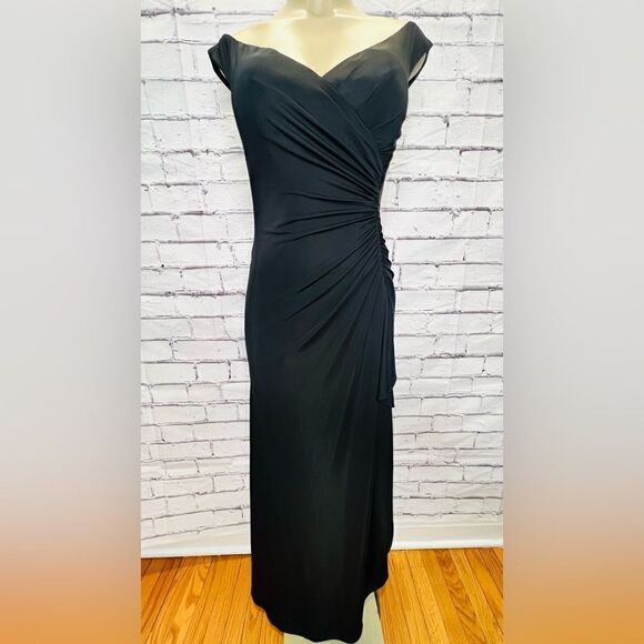 La Femme Black Off the Shoulder Ruched Jersey size 6 NWOT - Picture 1 of 9